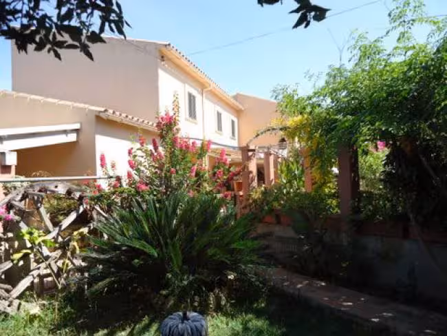 casa con jardín
