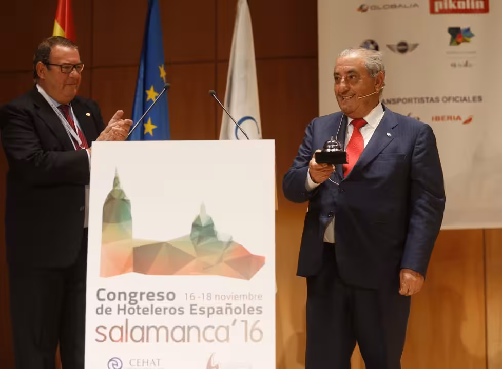 Juan Jose Hidalgo premiado
