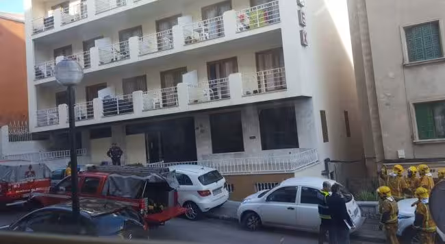 edifico gomila bomberos y policias