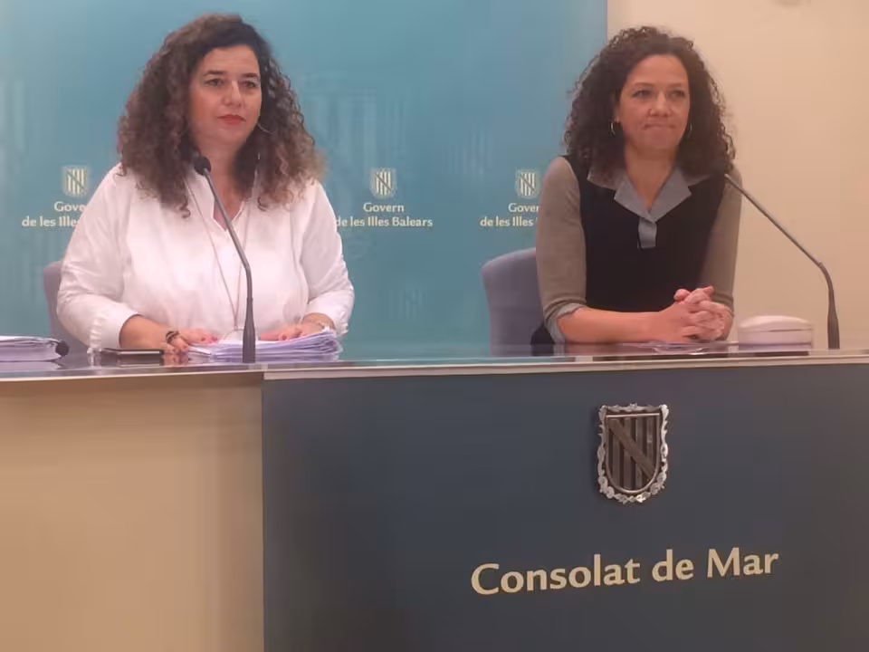 Pilar Costa y Catalina Cladera