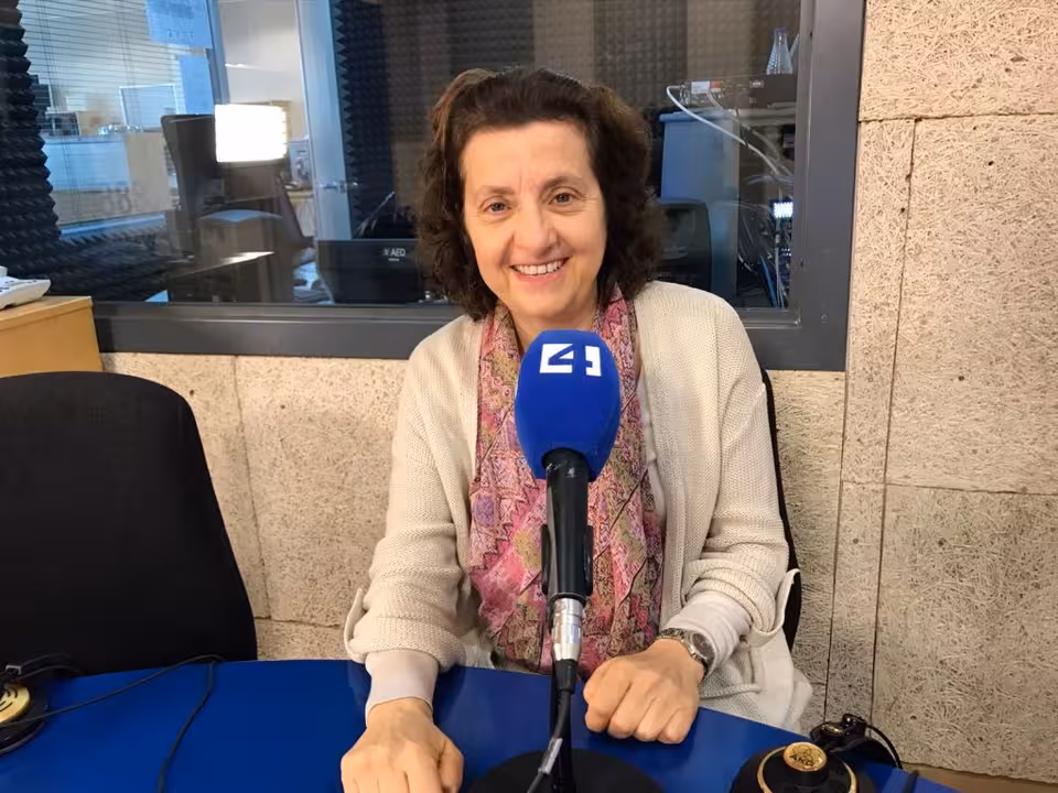 Fina Santiago en CANAL4 RÀDIO