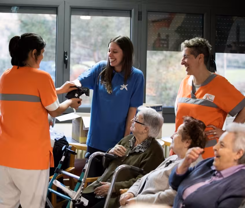 La Setmana Social, que va tenir lloc de l’11 al 19 de febrer del 2017 a tot Espanya, va implicar com a voluntaris prop d’11.200 empleats del grup "la Caixa". Prop de 1.500 entitats socials es van beneficiar de les activitats solidàries de voluntariat.