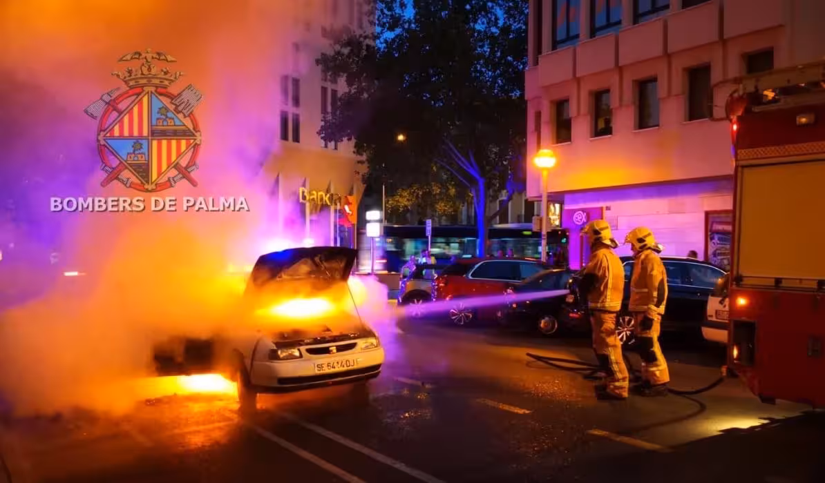 Coche incendiado