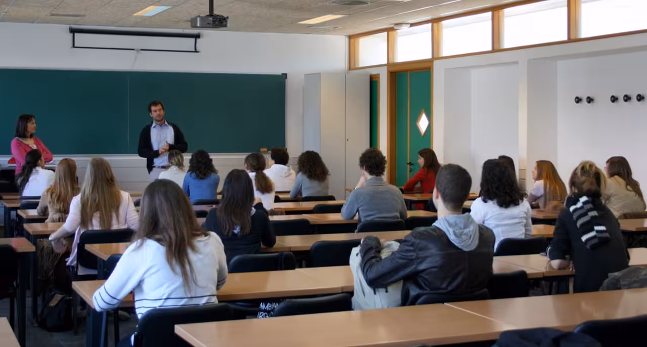 Alumnos en una clase
SOCIEDAD ESPAÑA EUROPA ISLAS BALEARES AUTONOMÍAS
CAIB