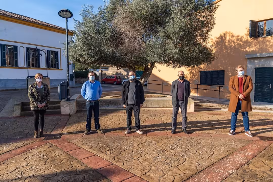 18/12/2020 Premio Benet Mas de Cerámica..

El artista marratxiner Joan Oliver ha sido el ganador del premio Benet Mas de Cerámica con el proyecto 'Artesanía Contemporáneo Futuro', un galardón que se entregará durante la XXXVII Fira del Fang 2021 que se celebrará del 6 al 14 de marzo.

POLITICA ESPAÑA EUROPA ISLAS BALEARES AUTONOMÍAS
AYUNTAMIENTO DE MARRATXÍ