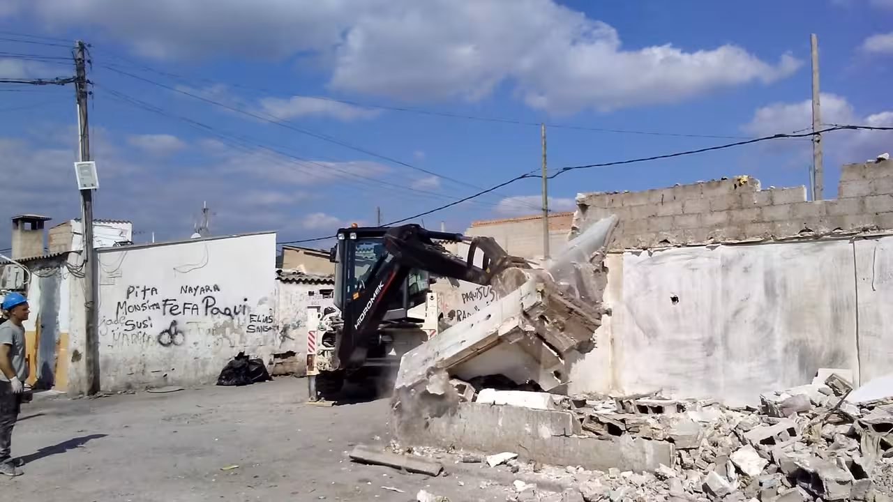 13/02/2021 Demolición de un albergue en el poblado de Son Banya.
POLITICA ESPAÑA EUROPA ISLAS BALEARES AUTONOMÍAS
AYUNTAMIENTO DE PALMA