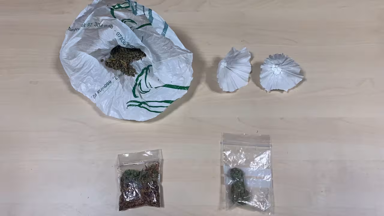 14/02/2021 Sucesos.- La Policía en Ibiza interviene en una fiesta que celebraban 25 jóvenes en un almacén abandonado en Ses Feixes.
La Policía Local de Ibiza, junto al Cuerpo Nacional de Policía, ha intervenido en una fiesta ilegal que se celebraba en un almacén abandonado en Ses Feixes.
SOCIEDAD ESPAÑA EUROPA ISLAS BALEARES AUTONOMÍAS
AYUNTAMIENTO DE IBIZA