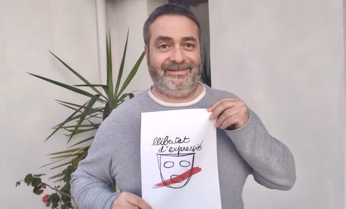20/02/2021 El diputado de MÉS per Mallorca Joan Mas 'Collet' sujetando un cartel a favor de la liberta de expresión.
POLITICA ESPAÑA EUROPA ISLAS BALEARES AUTONOMÍAS
MÉS PER MALLORCA