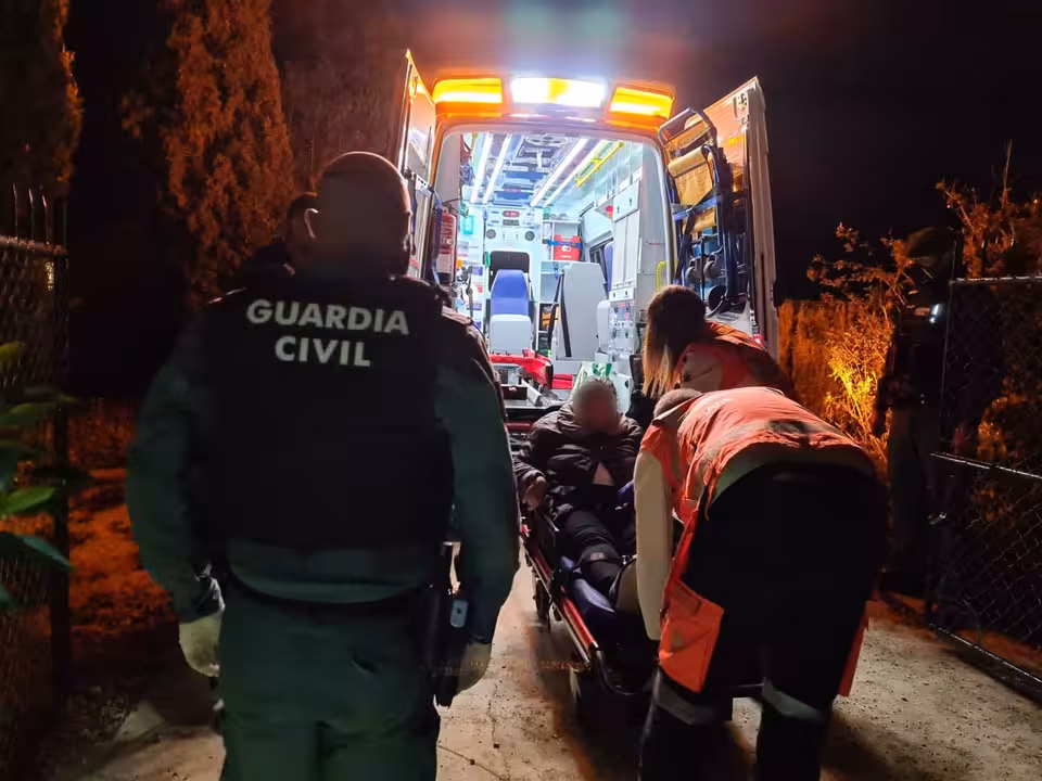 16/04/2021 Momento en el que la mujer fue trasladada al Hospital de Son Llàtzer.
SOCIEDAD ESPAÑA EUROPA ISLAS BALEARES AUTONOMÍAS
GUARDIA CIVIL