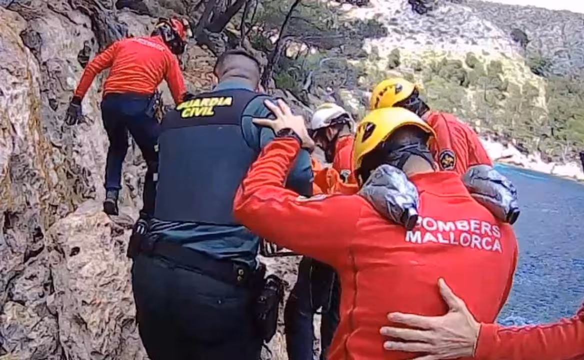 16/04/2021 Rescate de un hombre de 80 años accidentado en un acantilado en Cala Murta, Pollença.
SOCIEDAD ESPAÑA EUROPA ISLAS BALEARES AUTONOMÍAS
GUARDIA CIVIL