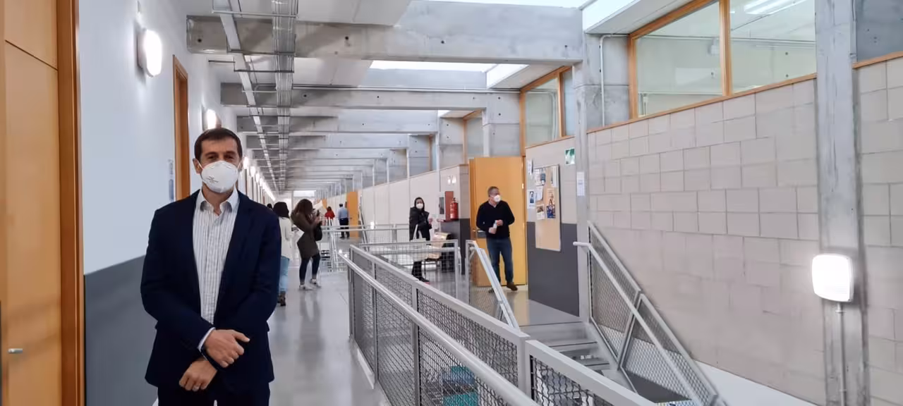 17/04/2021 El regidor de Hacienda, Innovación y Función Pública del Ayuntamiento de Palma, Adrián García..
Las pruebas selectivas de 46 plazas en Trabajo Social convocadas por el Ayuntamiento de Palma han comenzado este sábado en el edificio Jovellanos de la UIB con la participación de 614 aspirantes.
POLITICA
AYUNTAMIENTO DE PALMA