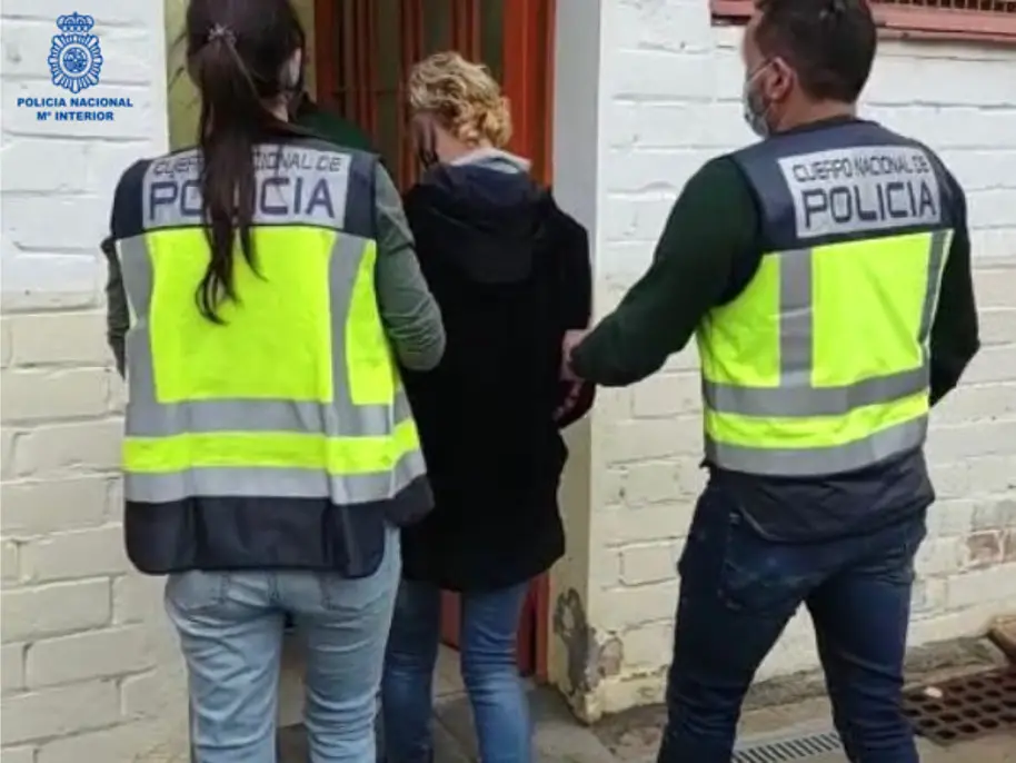 Archivo - Detenida por agentes de la Polic&iacute;a Nacional.