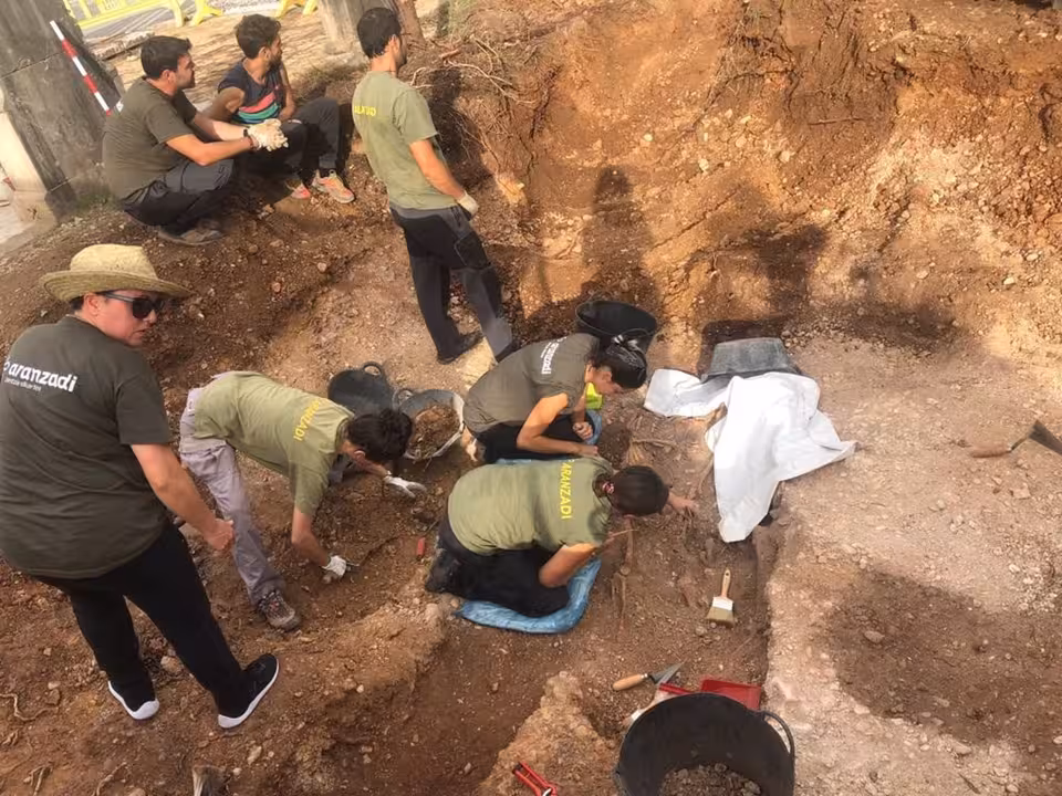 21-09-2018 Tareas de exhumación en Baleares en fosas de la Guerra Civiliiiii.
La Ley para la recuperación de las personas desaparecidas durante la Guerra Civil y el franquismo, también conocida como la Ley de fosas de Baleares, ha cumplido este domingo cinco años.
POLITICA ESPAÑA EUROPA ISLAS BALEARES
CAIB