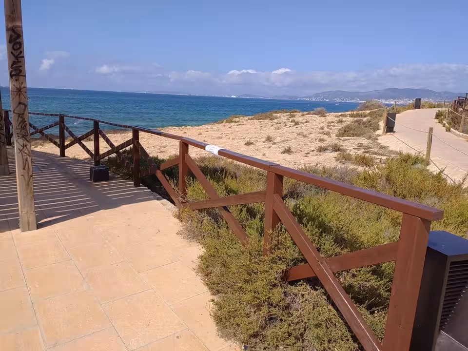11-08-2021 Barandillas de madera repintadas de Es Carnatge.
POLITICA ESPAÑA EUROPA ISLAS BALEARES AUTONOMÍAS
AYUNTAMIENTO DE PALMA