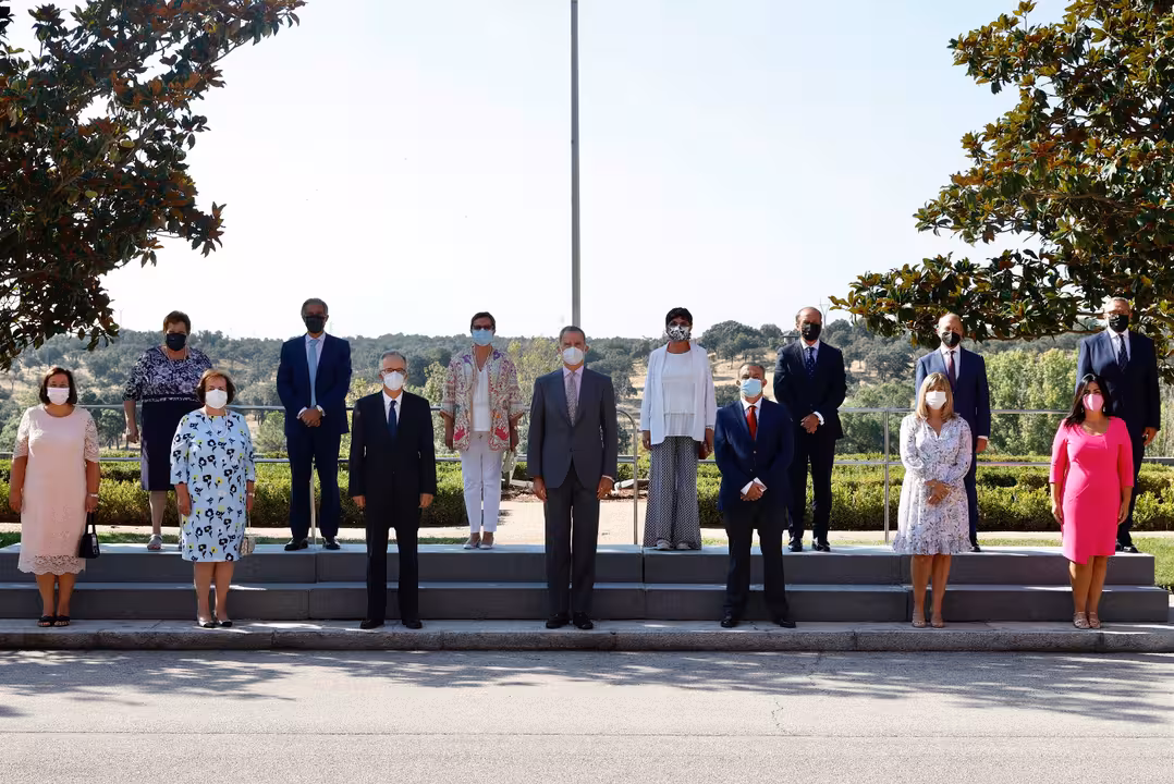 Su Majestad el Rey recibe en audiencia a una representación del Grupo Barceló con motivo de su 90 aniversario