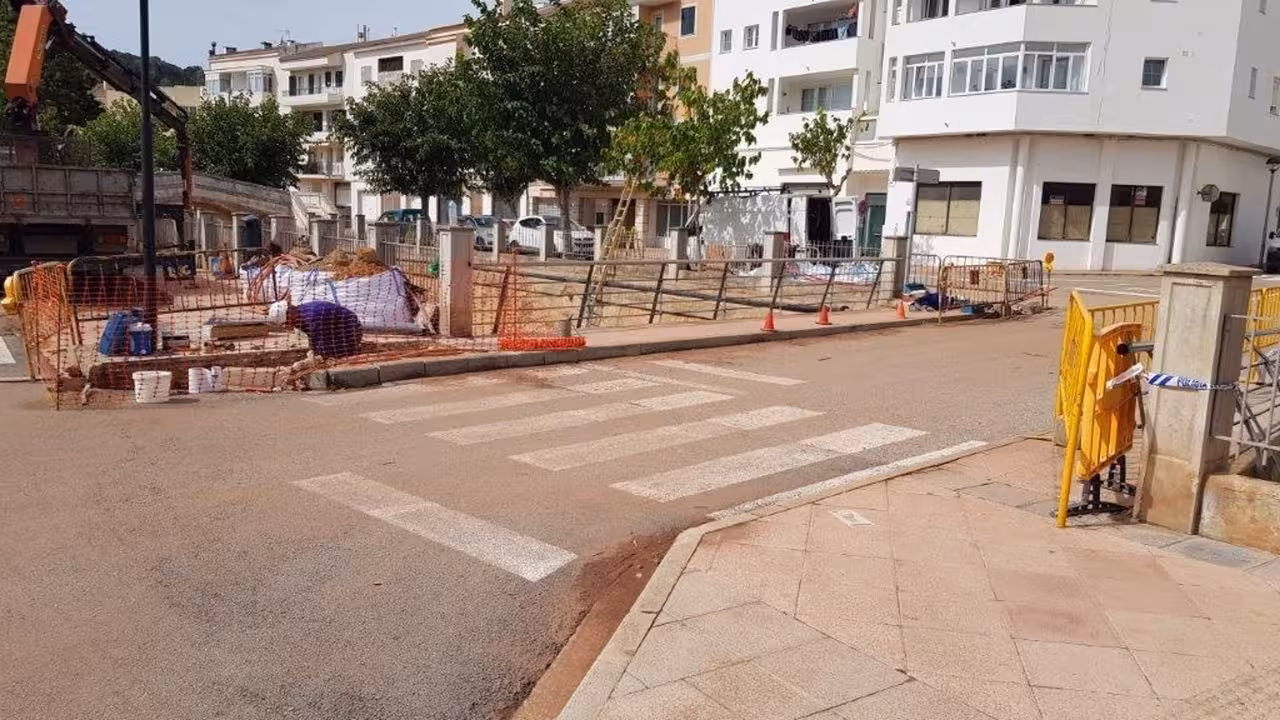 01-10-2021 Actuaciones de Endesa en Ferreries (Menorca).
Endesa ha defendido el "buen comportamiento" de su red ante las inclemencias provocadas por la Depresión Aislada en Nivele Altos de la atmósfera (DANA) que afectó del 17 al 23 de septiembre a Baleares.
ECONOMIA ESPAÑA EUROPA ISLAS BALEARES AUTONOMÍAS
ENDESA