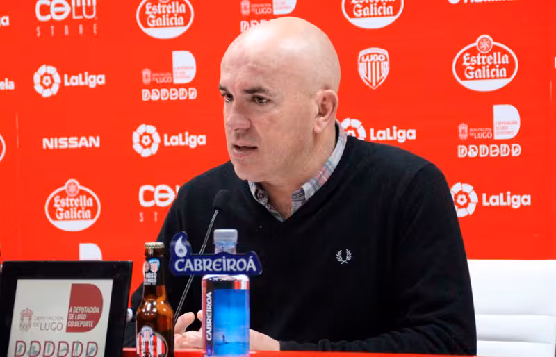 Luis César en rueda de prensa