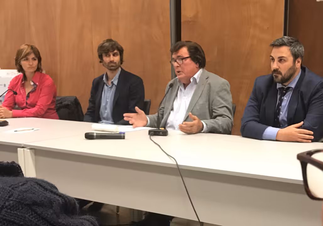 Reunión en la sede de la FFIB