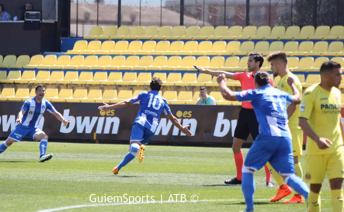Fullana celebrando el segundo gol