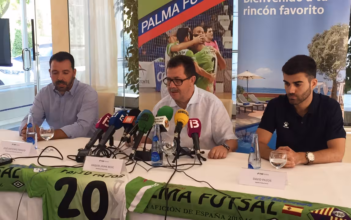 Miquel Jaume en la presentación de Pazos