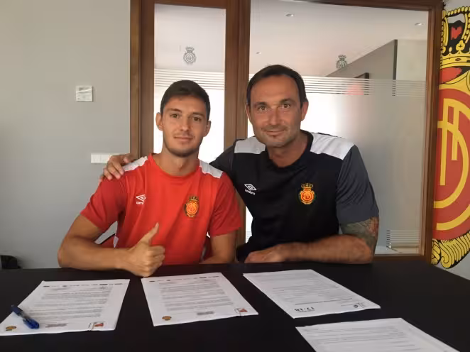 Cano renueva con el Real Mallorca hasta 2018