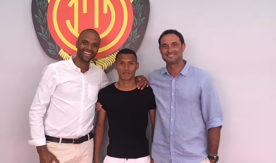 Bryan Reyna renueva hasta 2021