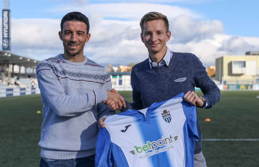 Messow presenta a Hugo Diaz