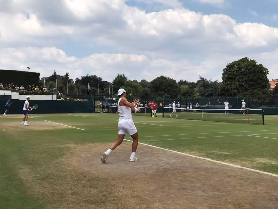 Nadal, Djokovic y al fondo Federer