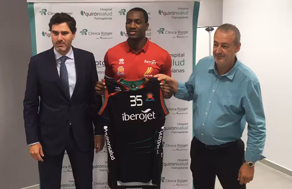 Raven Barber presentado en el Iberojet Palma
