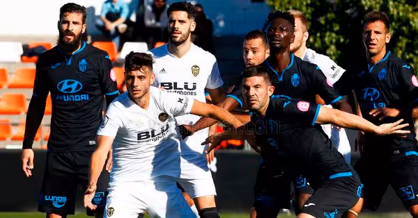 El Baleares empata en Valencia