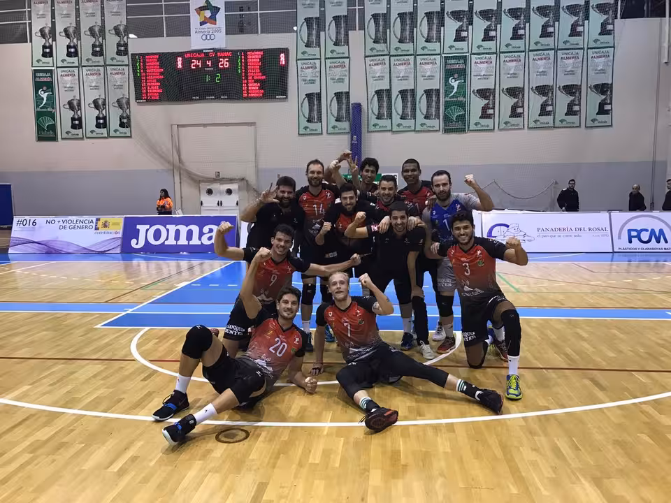 El CV Manacor gana en Almería