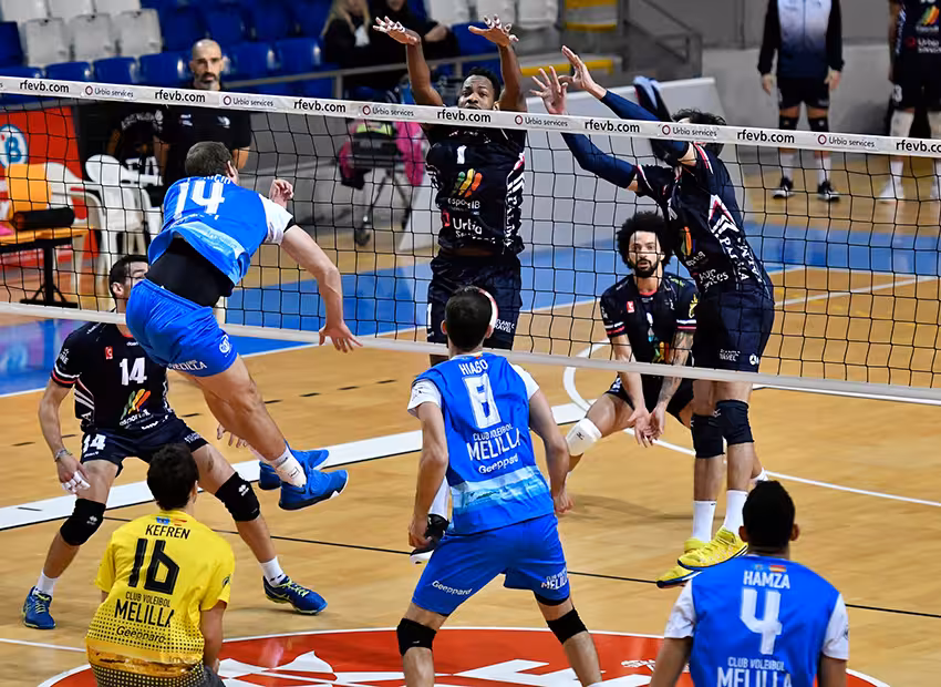 Urbia Voley Palma gana al Melilla