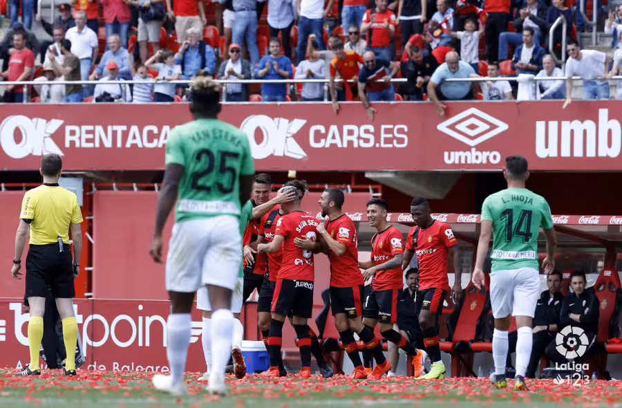 Salva Sevilla marca ante el Almería