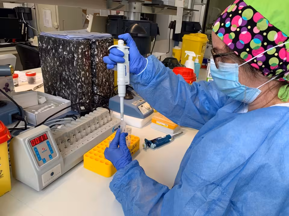 Prueba PCR en el Hospital Mateu Orfila de Mahón
SALUD ESPAÑA EUROPA ISLAS BALEARES AUTONOMÍAS
ÁREA DE SALUD DE MENORCA