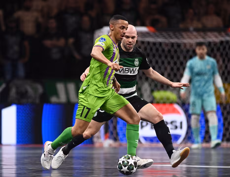 Sporting-CP-v-AE-Illes-Balears-Palma-Futsal-UEFA-Futsal-Champions-League-202425-Semi-final-15