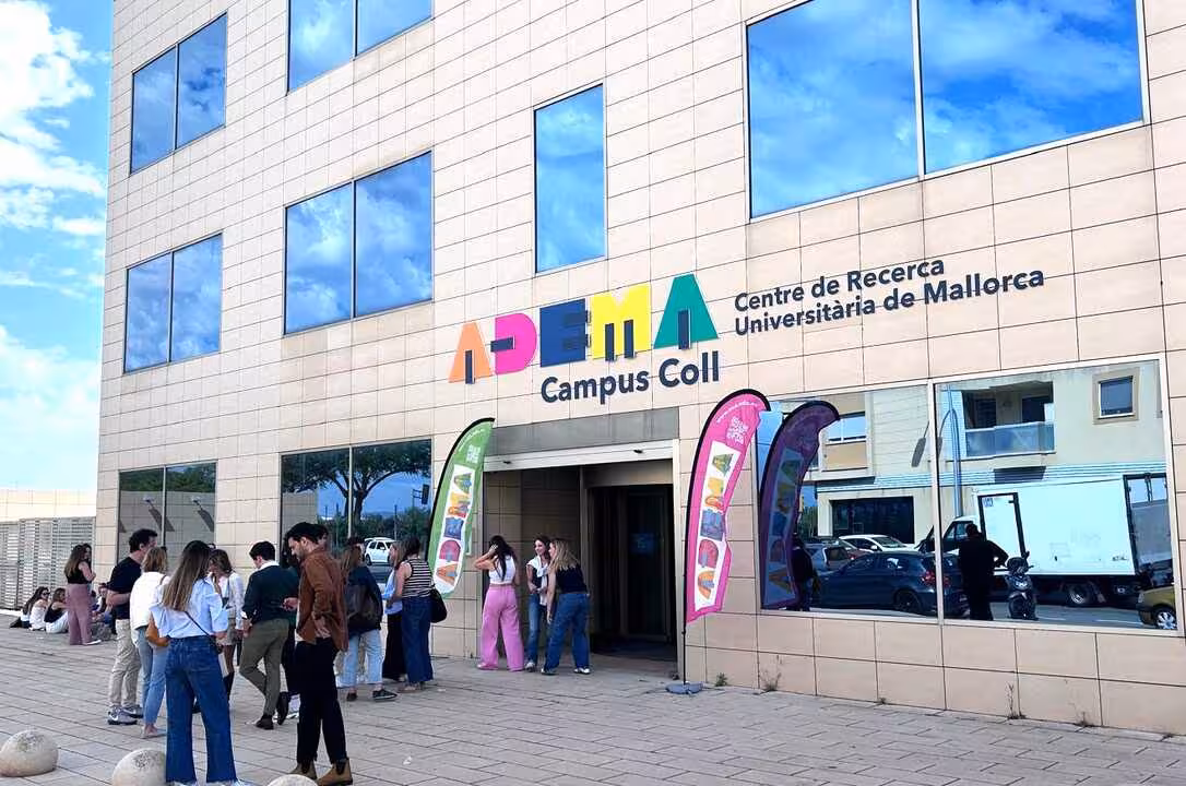 fachada adema CENTRE RECERCA CAMPUS COLL