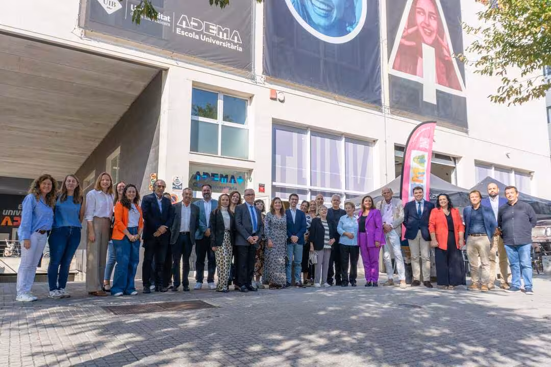 foto de familia inauguración adema