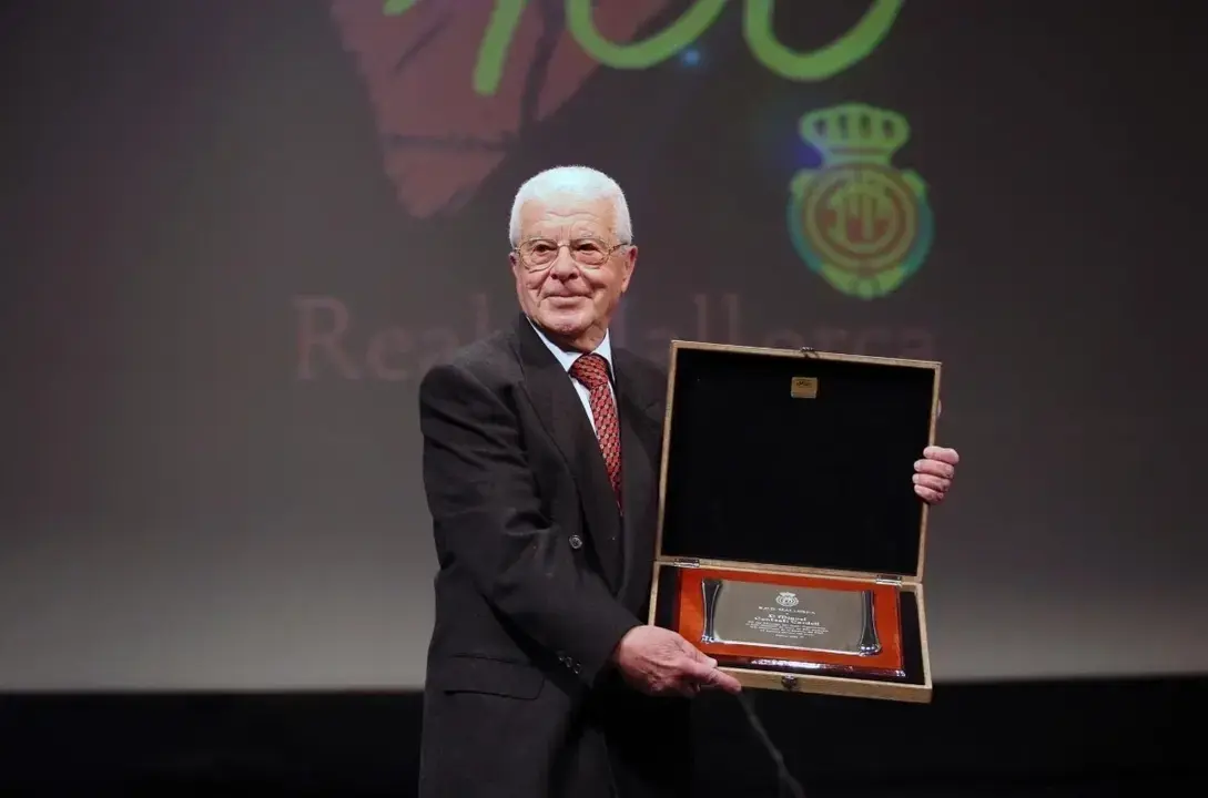 Miquel Contest&iacute;