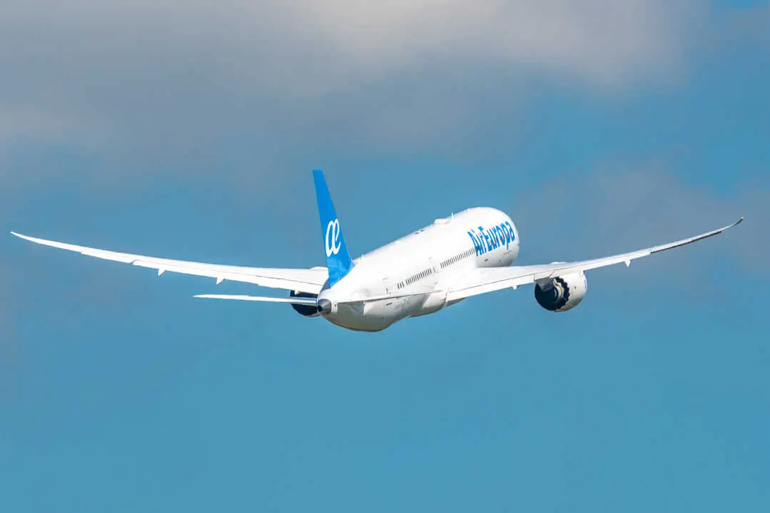 Dreamliner Take Off
