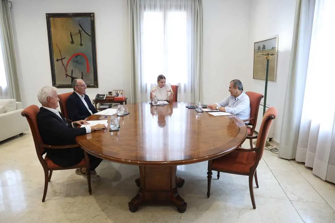 FOTO REUNI&Oacute;N PROHENS-UMAC EN EL CONSOLAT