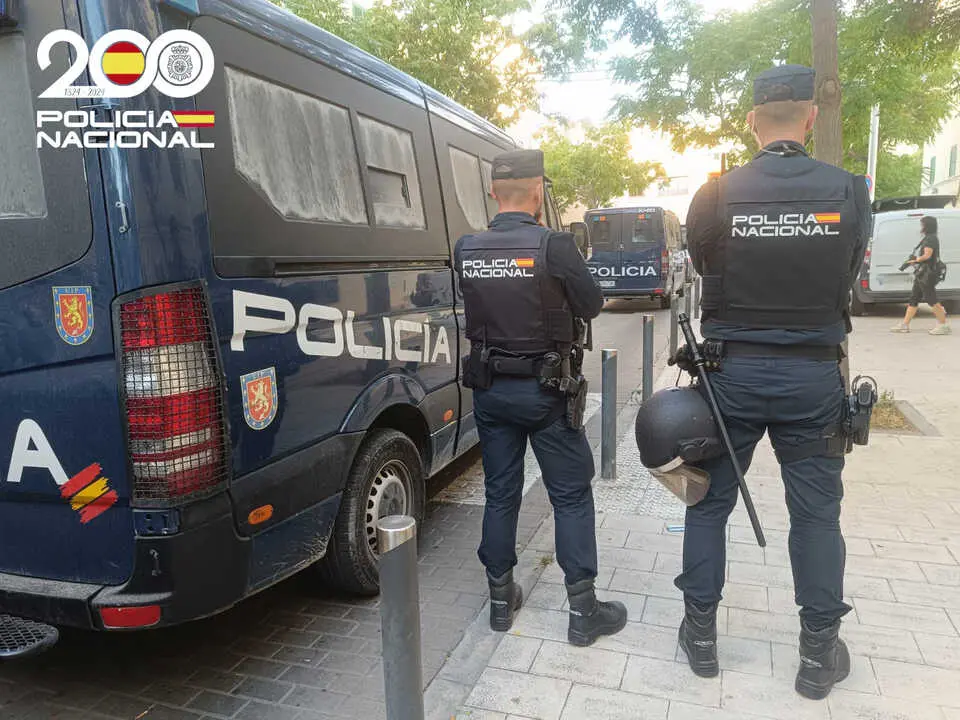 Agentes de la Polic&iacute;a Nacional.