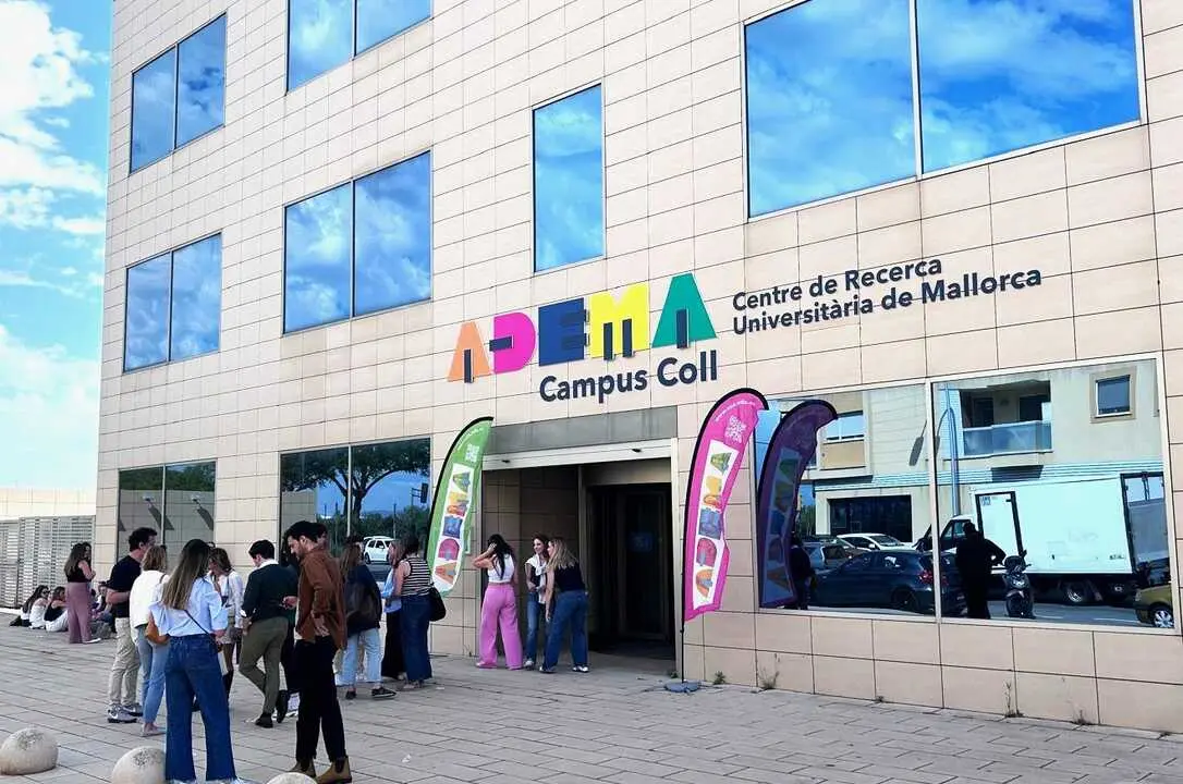 fachada adema CENTRE RECERCA CAMPUS COLL 