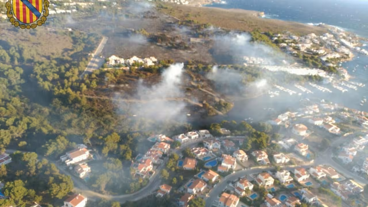 incendio menorca humo