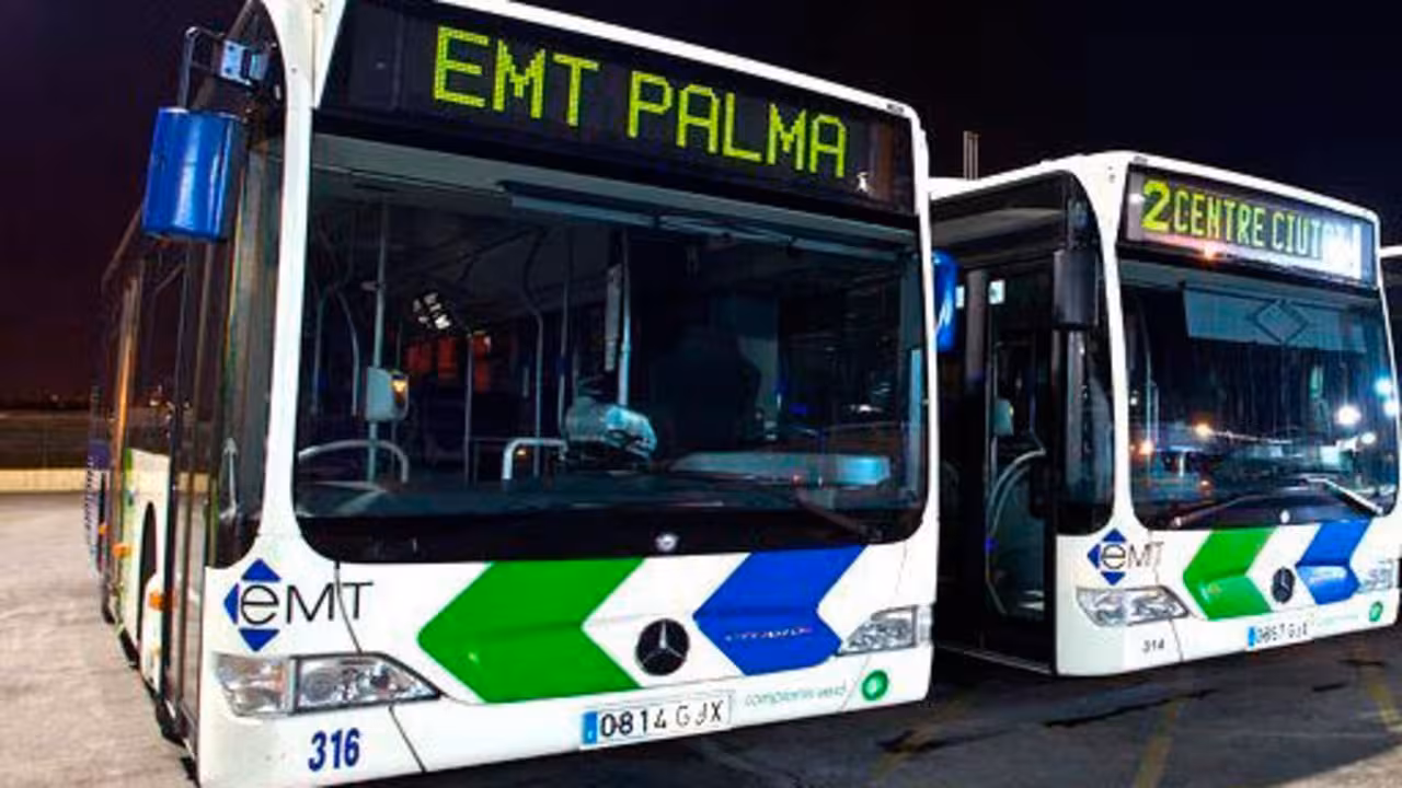 autobus de la emt estacionado