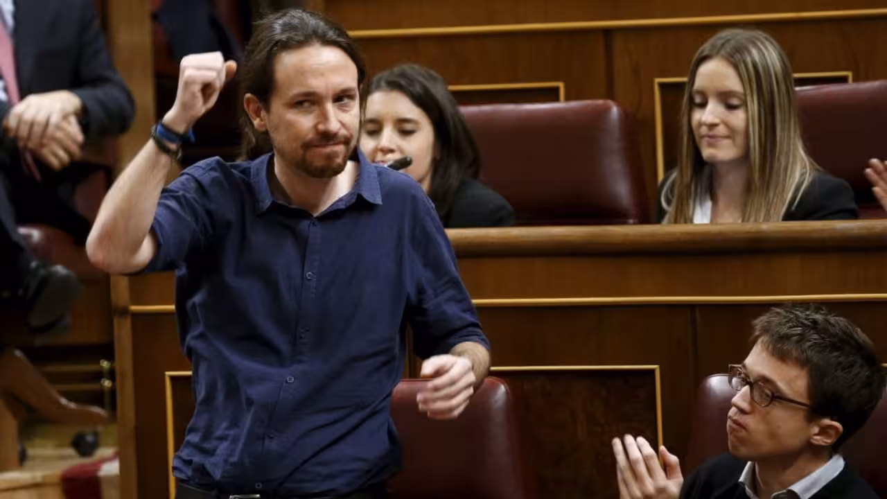 ´Pablo Iglesias en su escaño del Congreso de los Diputados||