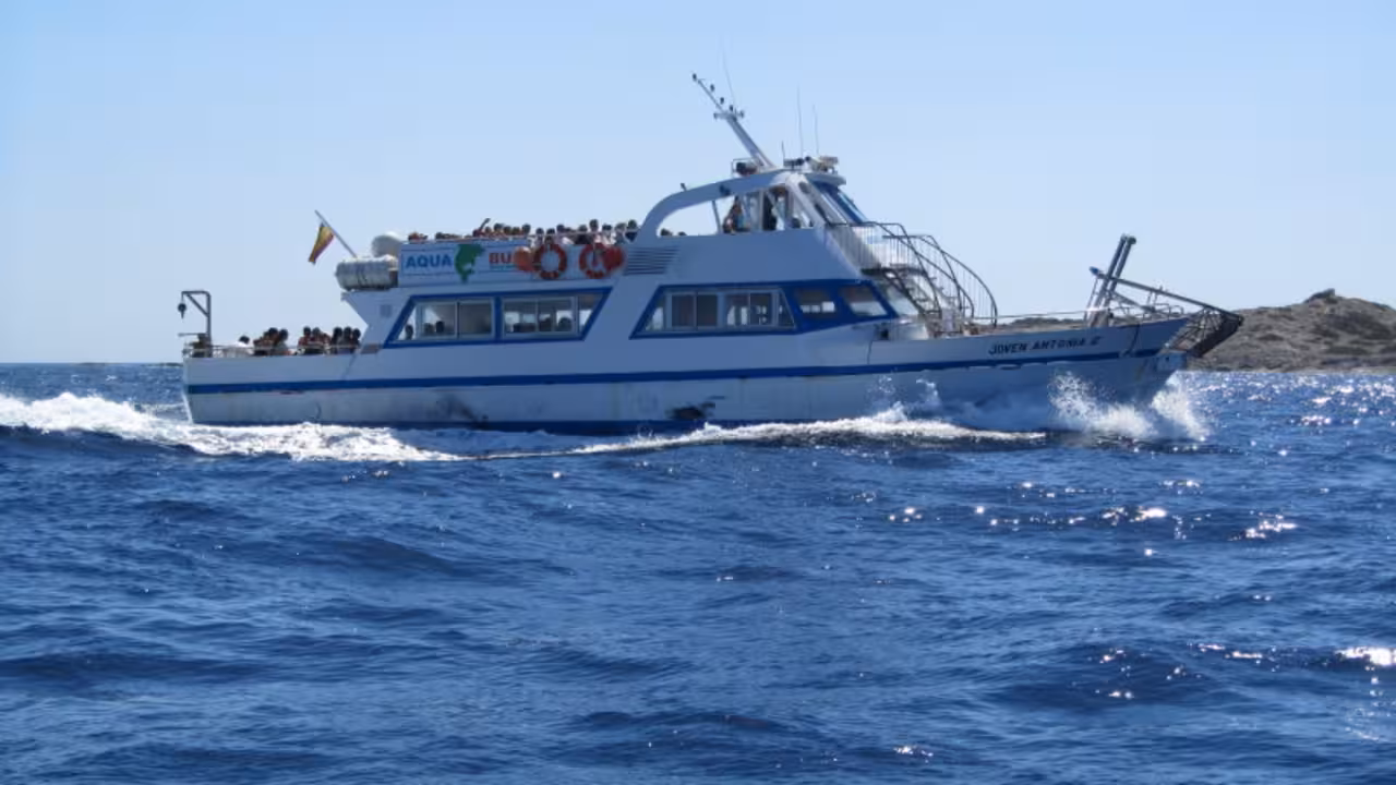 aquabus joven Antonia II encallado