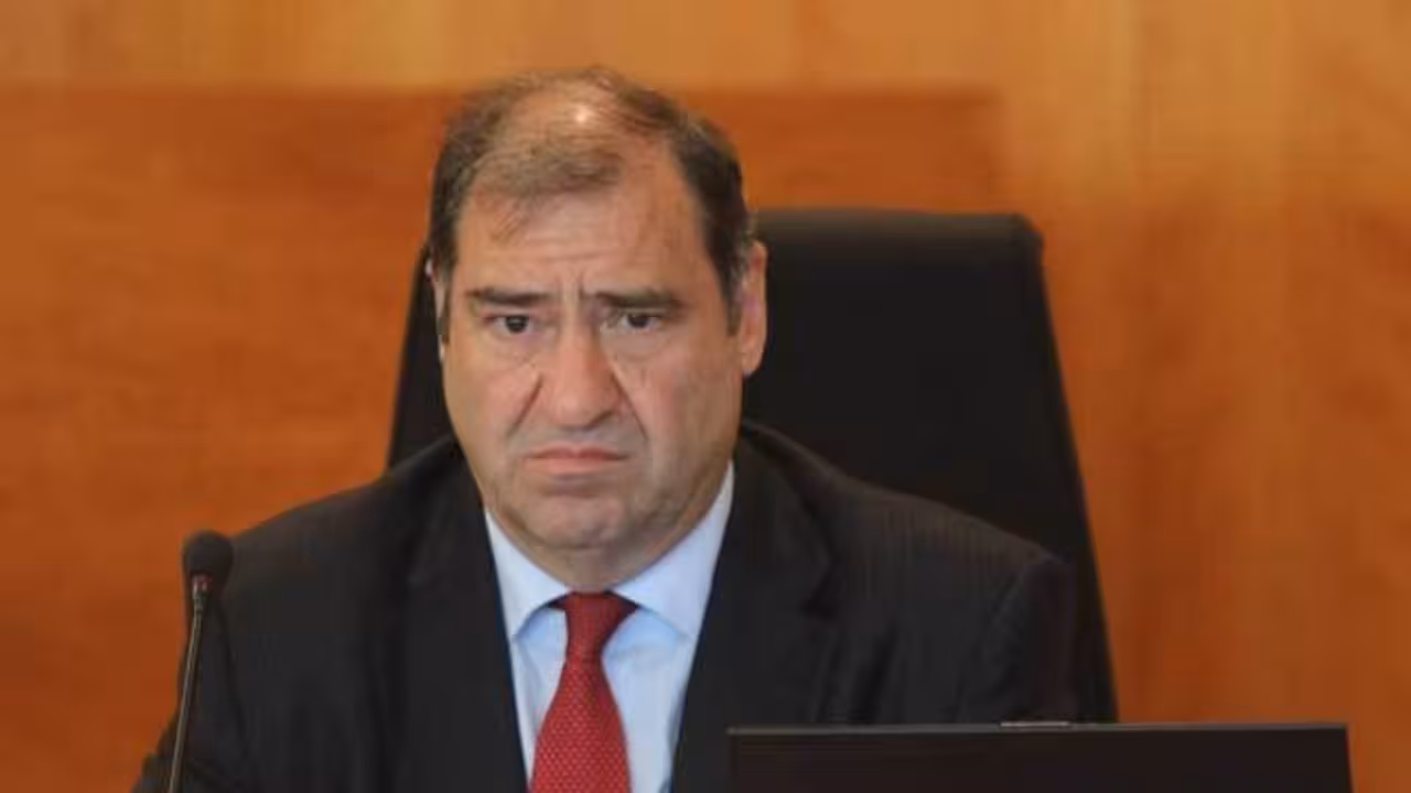 fiscal carrau|