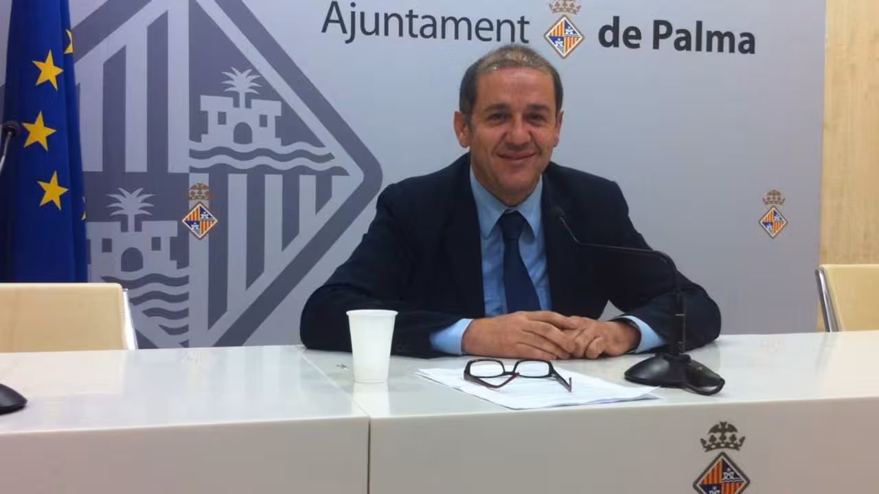 Gabriel Vallejo cuando era concejal