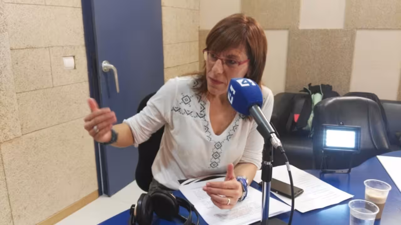 Laura Camargo a CANAL4 RADIO