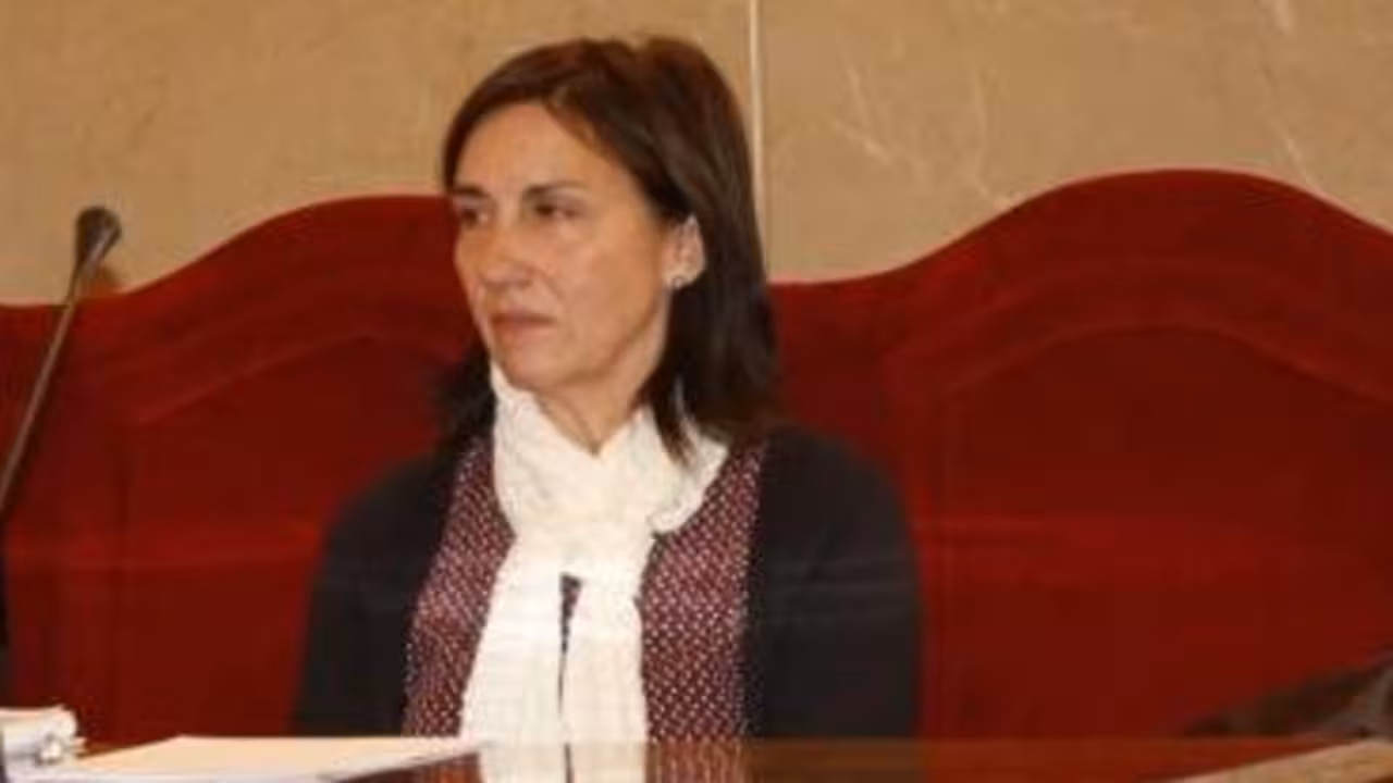 funcionaria arta||